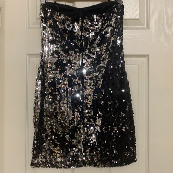 Strapless Silver Sequined Dress.   As U Wish Brand perfect for New Years’ Eve - Picture 2 of 6